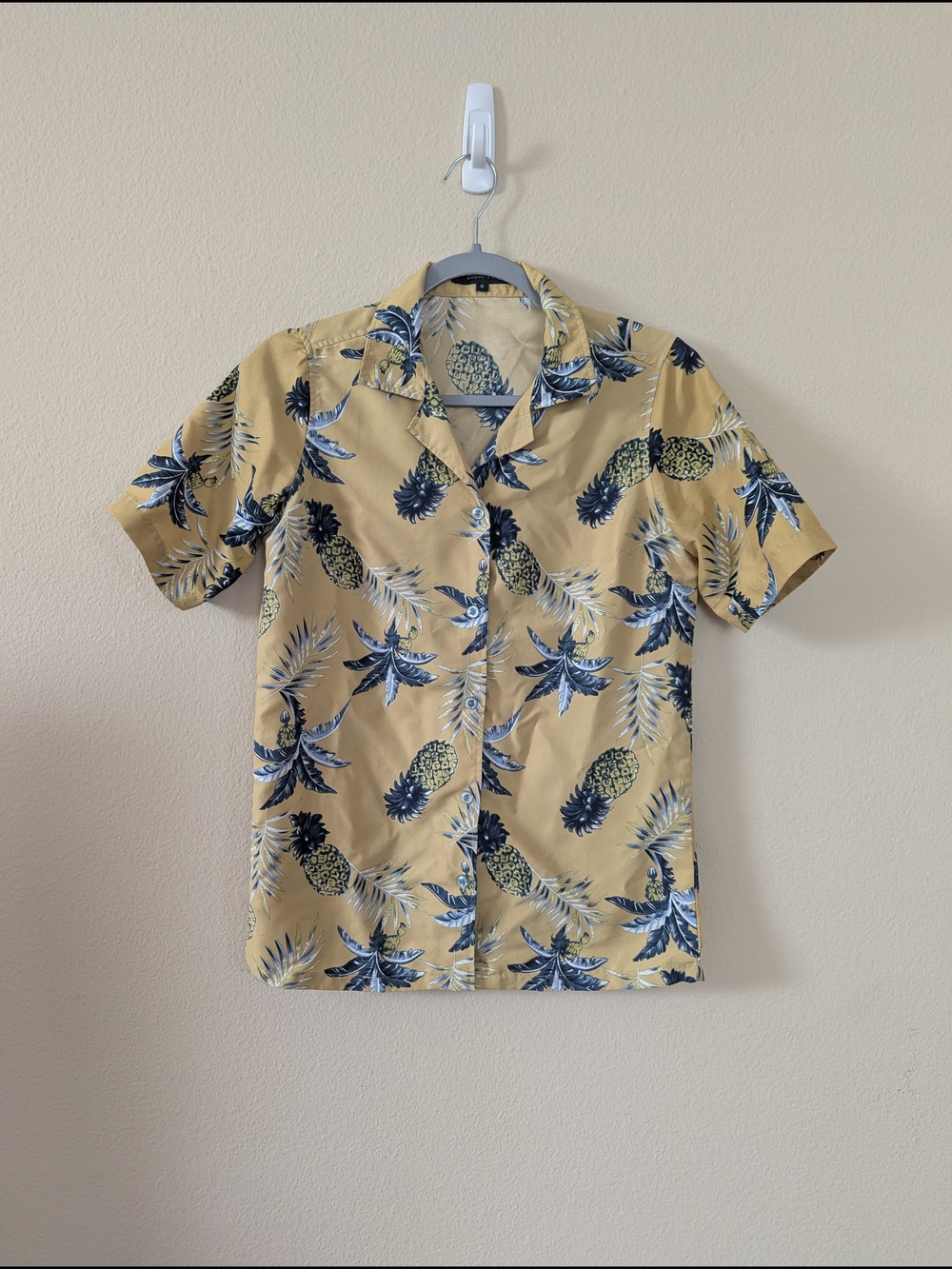 Women's Yellow Hawaiian Pineapple Print Short Sleeve Shirt